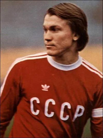 Quel est le second joueur originaire de l'Ukraine (territoire de l'URSS  l'poque), remporte le ballon d'or en 1975 ?
