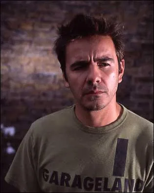 Comment se nomme ce DJ ?