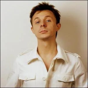 Comment se nomme ce DJ ?