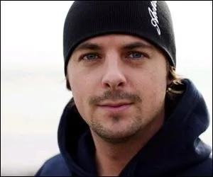 Comment se nomme ce DJ ?