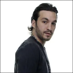 Comment se nomme ce DJ ?