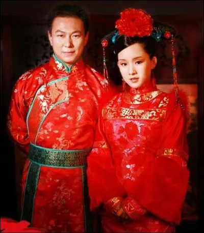 Quelle est la couleur de la robe de marie chinoise traditionnelle ? (la photo peut tre un pige... ou pas ! )