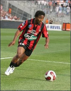 Qui est ce footballeur ?
