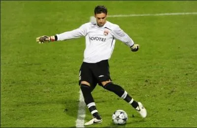 Qui est ce footballeur ?