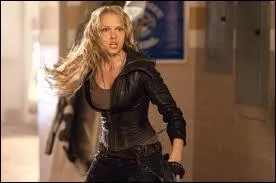 Qui vient en aide  Numro Quatre ?