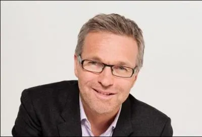 Qui est cet animateur TV ?