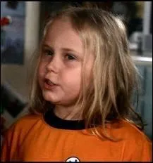 Dans la saison 7, quel sport pratique la cadette de la famille Dubois, avec l'aide d'un coach fantme ?