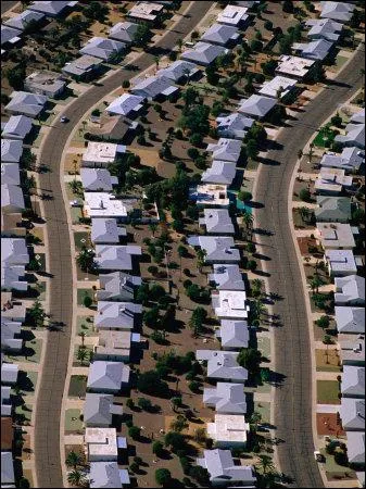 Dans quelle banlieue habite la famille Dubois ?