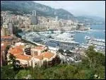 Entre Monaco-ville et Monte-Carlo, une profonde chancrure entaille la cte, abritant le port, dans le quartier de la Condamine. Comment s'appelle le port ?