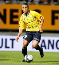Qui est ce footballeur ?