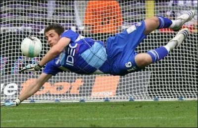 Qui est ce footballeur ?