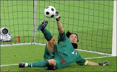 Qui est ce footballeur ?