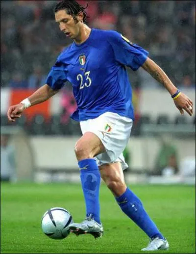 Qui est ce footballeur ?