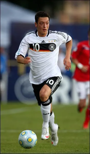 Qui est ce footballeur ?