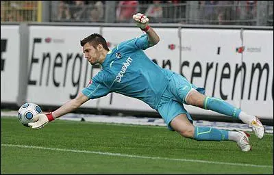 Qui est ce footballeur ?