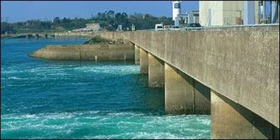 Grâce à quelle force fonctionne une usine marémotrice ?