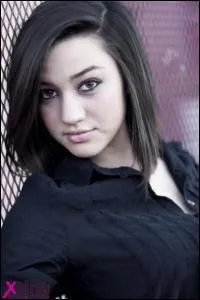 Quelle fille joue dans le clip 'One Time' ?