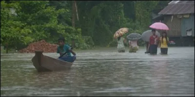 Comment s'appelle le vent saisonnier qui apporte des pluies abondantes en Asie du Sud-Est ?