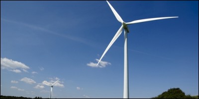 Quelle installation transforme la force du vent en électricité ?