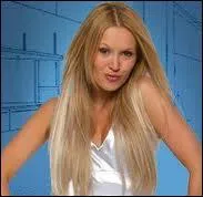 Aprs le dcs de sa mre alors qu'elle tait enfant, cette candidate a d affronter la dure ralit de la rue et a fait de mauvaises rencontres. Qui est-elle ?