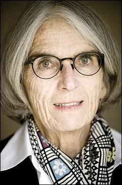 Qui est cette crivain ?