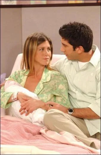Dans la saison 8, comment s'appelle la petite fille de Ross et Rachel ?