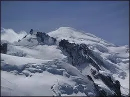 Quelle est l'altitude du Mont Blanc ?