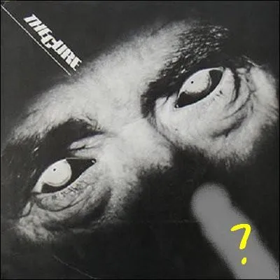 Quel tait le nom du premier single o l'on voit sur la pochette un visage aux yeux blancs ?