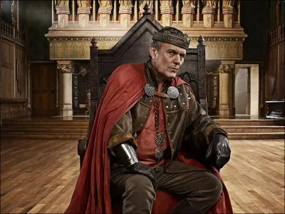 Quel est le titre celtique qui signifie 'chef dragon' et qui fut port par plusieurs rois bretons comme Uther ou un certain Arthur ?