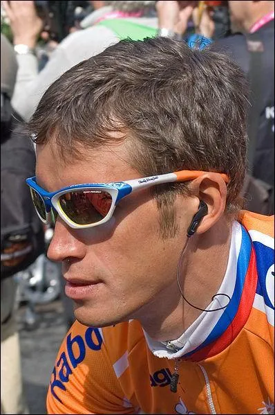 Alexandr Kolobnev a t exclu du tour pour prise de produit interdit : un diurtique . Interdit car :