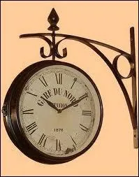 'Aucun cadran n'affiche la mme heure' paroles de la chanson 'Voyage en solitaire', qui en tait l'interprte ?