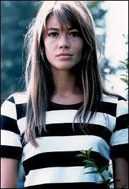 Quelle chanson interprtait Franoise Hardy ?