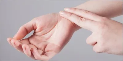 On me prend au poignet ou dans le cou. J'indique le rythme cardiaque. Que suis-je ?