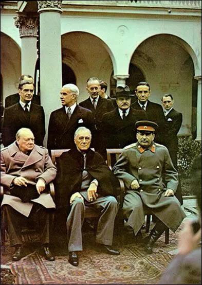 Qui participe avec les USA  la confrence de Yalta sur le sort de l'Europe d'aprs-guerre (fvrier 1945) ?