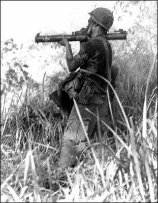 Dans quelle guerre dsastreuse s'engagent les USA entre 1964 et 1975 ?