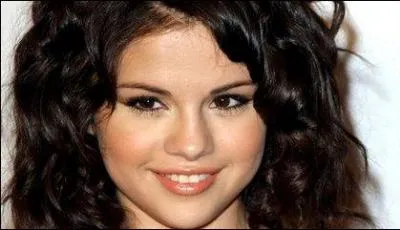 Qui est la petite amie de Justin Bieber ?