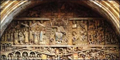 Je suis une partie de l'oreille mais également un élément d'architecture au-dessus d'une entrée. Que suis-je ?