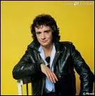 Dans la chanson 'Varsovie' de Michel Sardou, de quoi tait recouverte la neige ?