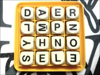 Dans les mots ci-dessous, lesquels figurent sur le plateau ?