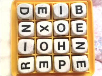 Dans les mots ci-dessous, lesquels figurent sur le plateau ?