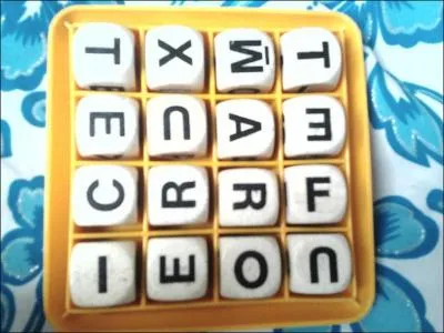 Dans les mots ci-dessous, lesquels figurent sur le plateau ?