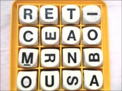 Dans les mots ci-dessous, lesquels figurent sur le plateau ?