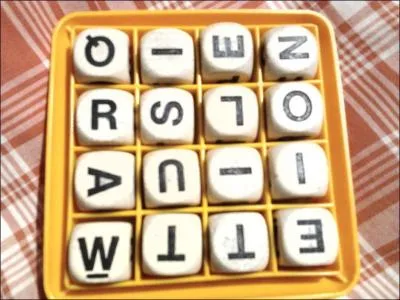 Dans les mots ci-dessous, lesquels figurent sur le plateau ?