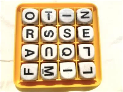 Dans les mots ci-dessous, lesquels figurent sur le plateau ?