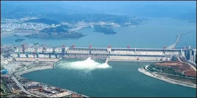 Dans quel pays se situe le barrage des Trois-Gorges ?