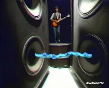 Quel est le nom de la chanson appartenant  ce clip ?