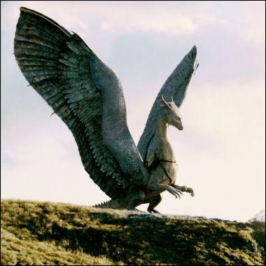 Quel est le nom de cette dragonne, imagine par Christopher Paolini, appartenant  Eragon le dernier Dragonnier ?