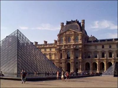 En quelle anne le muse du Louvre a-t-il ouvert ses portes ?