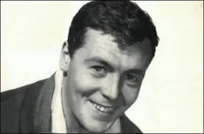 Quel est le titre de la chanson de François Deguelt : 
''Allongés sur la plage / Les cheveux dans les yeux / Et le nez dans le sable / On est bien tous les deux / C'est l'été, les vacances / Oh mon dieu quelle chance''