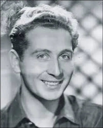 Charles Trenet a chanté : ''Le SOLEIL a rendez-vous avec la Lune'' ... Dans quelle bande dessinée cette chanson est-elle déclamée avec joie par un des héros ?